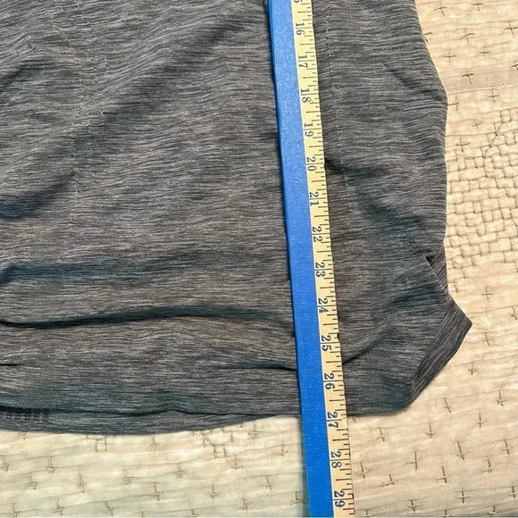 Athleta Speedlight Medium Grey Spacedye Short Sleeve Fitted Athletic Tee Sz M(G - Picture 6 of 11